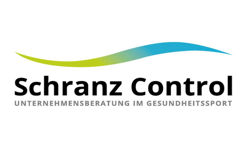 Logo von Schranz Control, Unternehmensberatung im Gesundheitssport, mit geschwungener Farblinie.