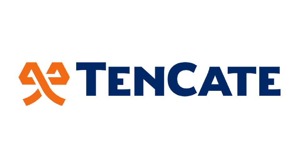 Logo von TenCate mit orangefarbenem Symbol und blauer Schrift auf wei&szlig;em Hintergrund.